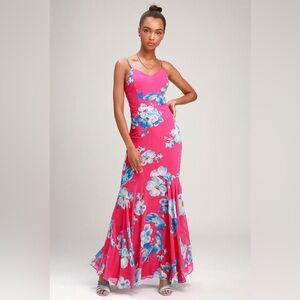 Head turner! Wandering Wendy Magenta Floral Print Maxi Dress med